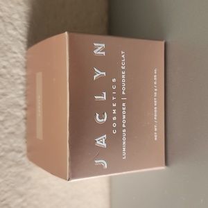 Jaclyn Luminous Powder